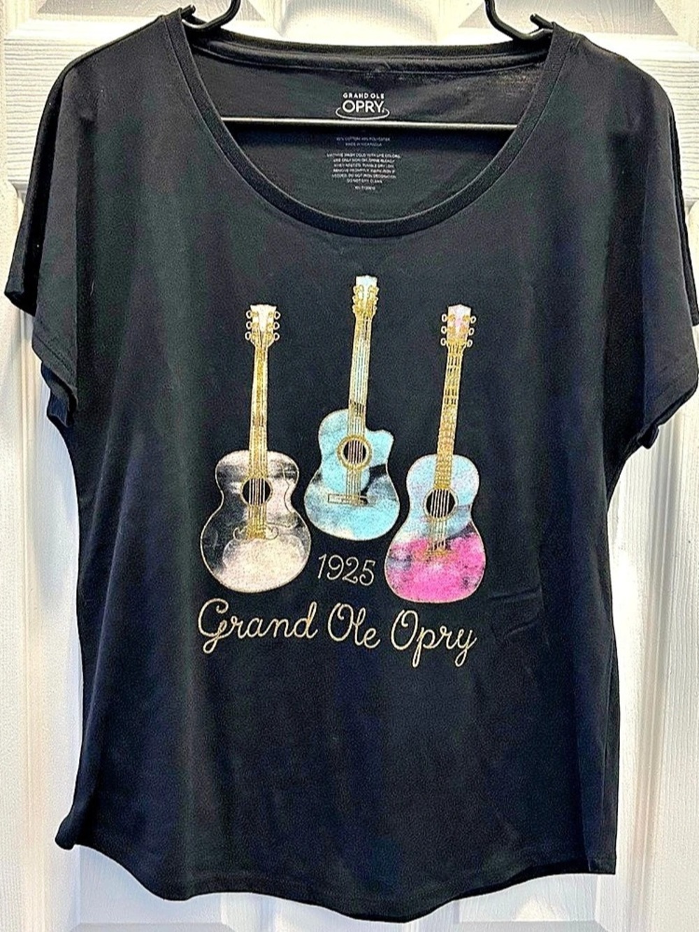 Grand Ole Opry T-Shirt Women’s Size M 1925 Guitar Graphic Black